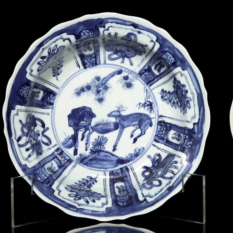 Pair of dishes, blue and white, 20th century