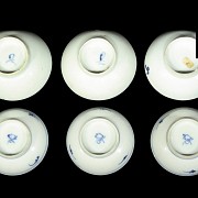 Pequeños platos de porcelana, azul y blanco, dinastia Qing