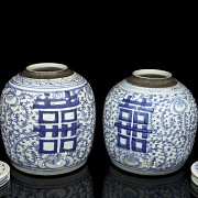 Two ginger jars, blue and white, 20th century