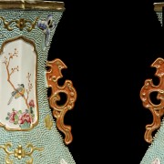 Pair of enameled vases, Qing dynasty