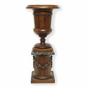 Medici goblet with wooden pedestal, 20th century