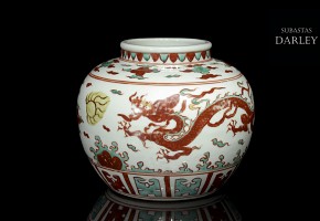 Porcelain vase with dragon, with Jiajing-Ming mark