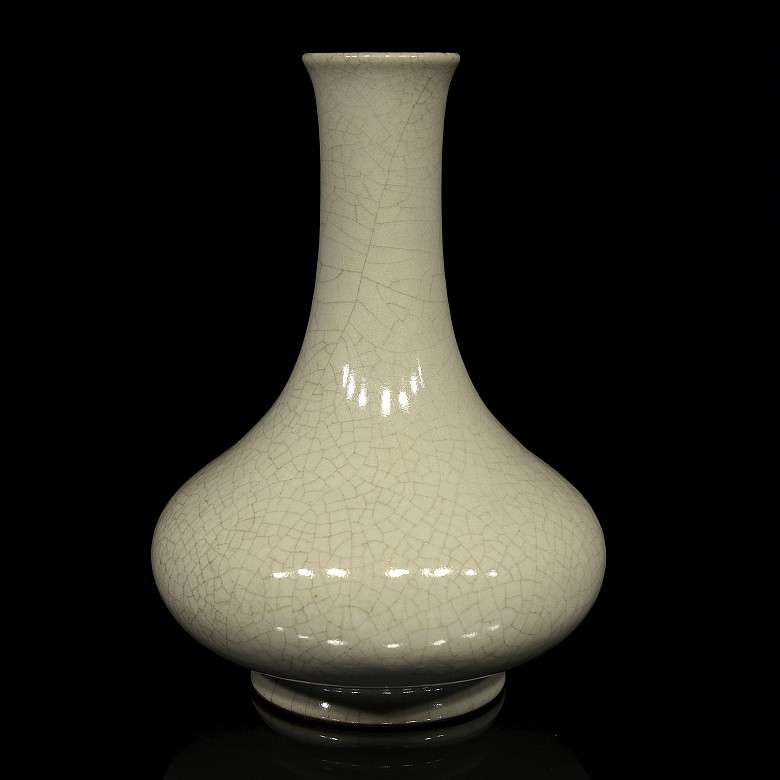 Chinese vase with high neck, 20th century