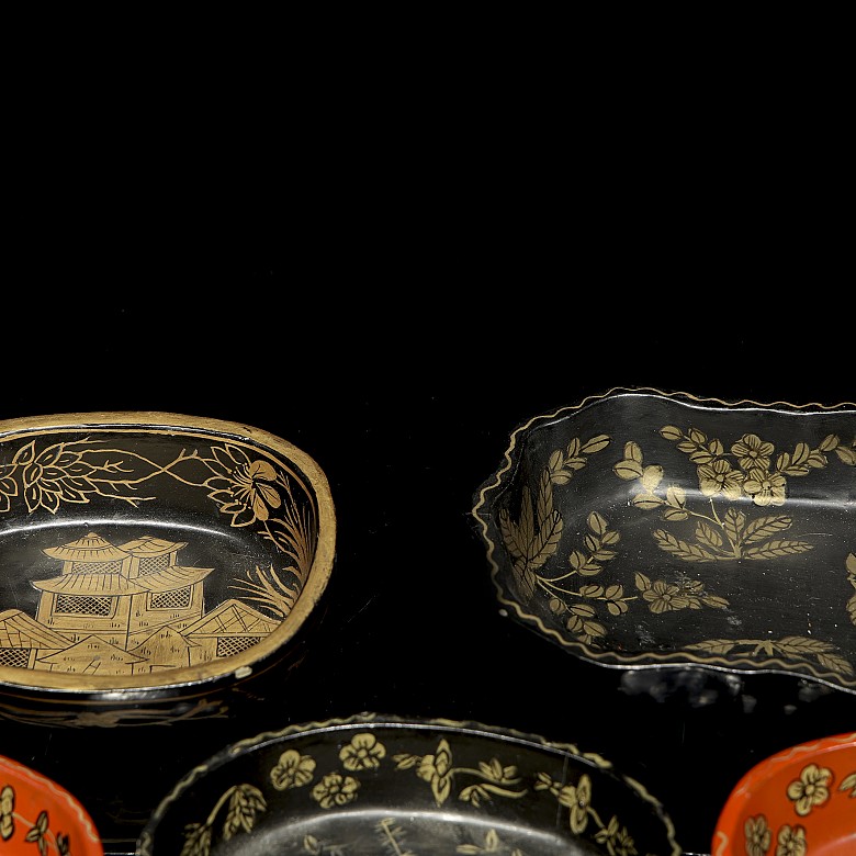 Set of lacquered wooden bowls, 20th century