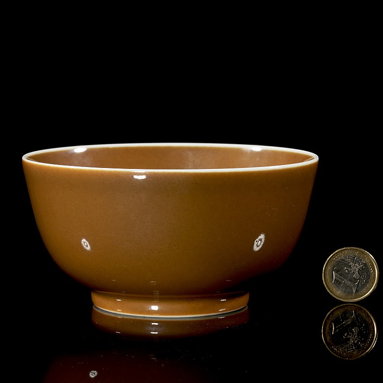 Glazed porcelain bowl, Qing Dynasty