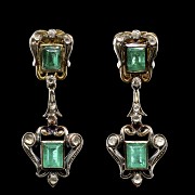 Pendientes de oro con brillantes y piedras