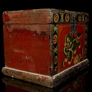 Tibetan polychrome wooden box, 19th-20th century