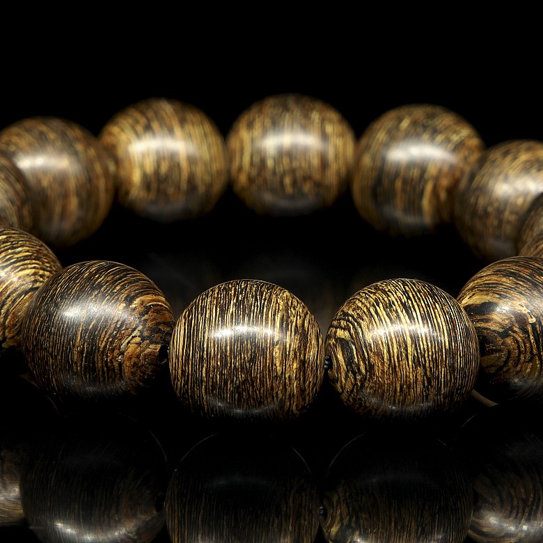 Cheng-xiang’ or Agar bead bracelet, 20th century