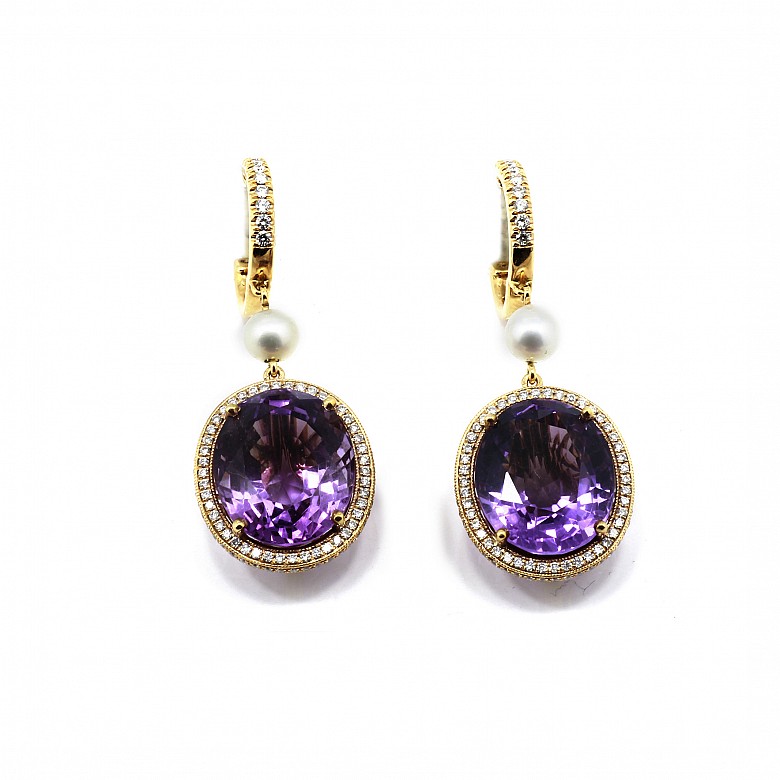 Earrings in 18k rose gold with amethysts and diamonds