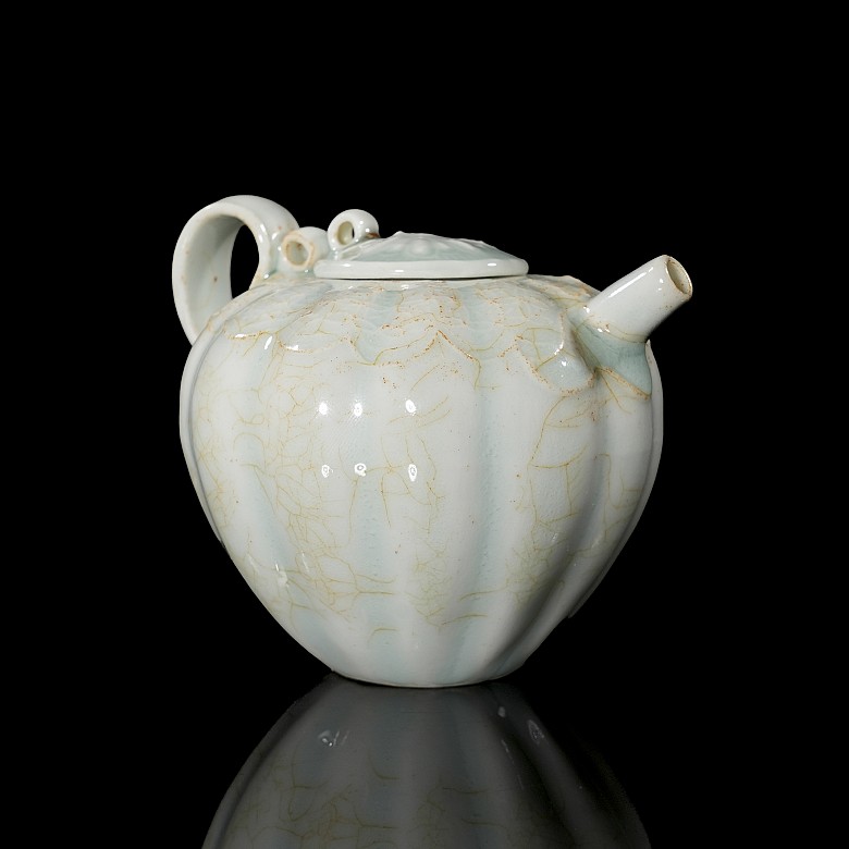 Tetera de porcelana con vidriado celadón, estilo Song