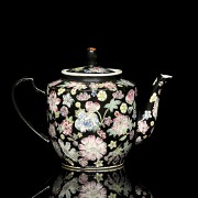 Porcelain enamelled, black family, ‘flowers’ teapot, 20th century - 3