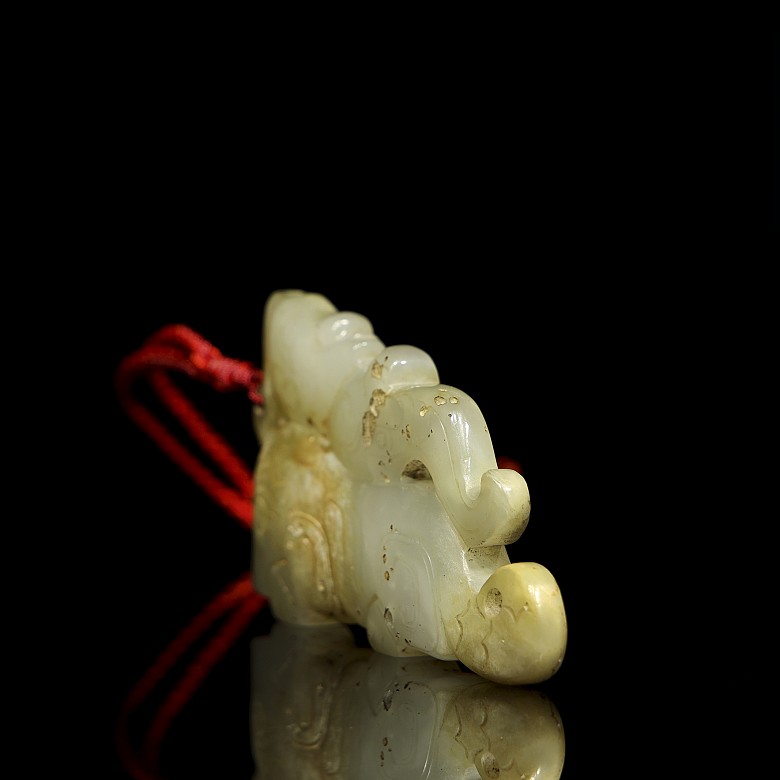 Carved jade pendant, Western Zhou