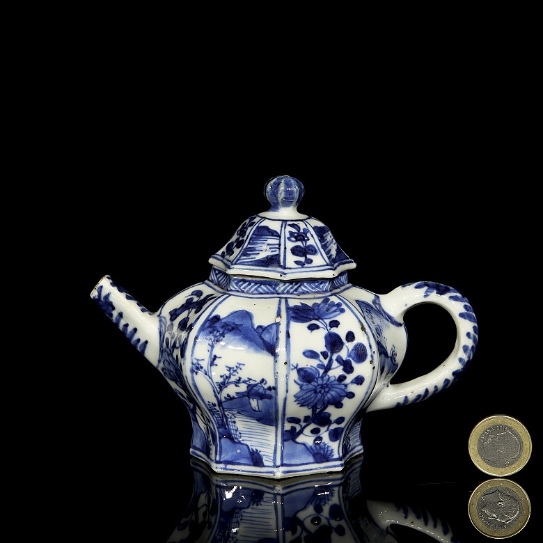 Chinese blue and white porcelain teapot “Landscapes”, Qing dynasty