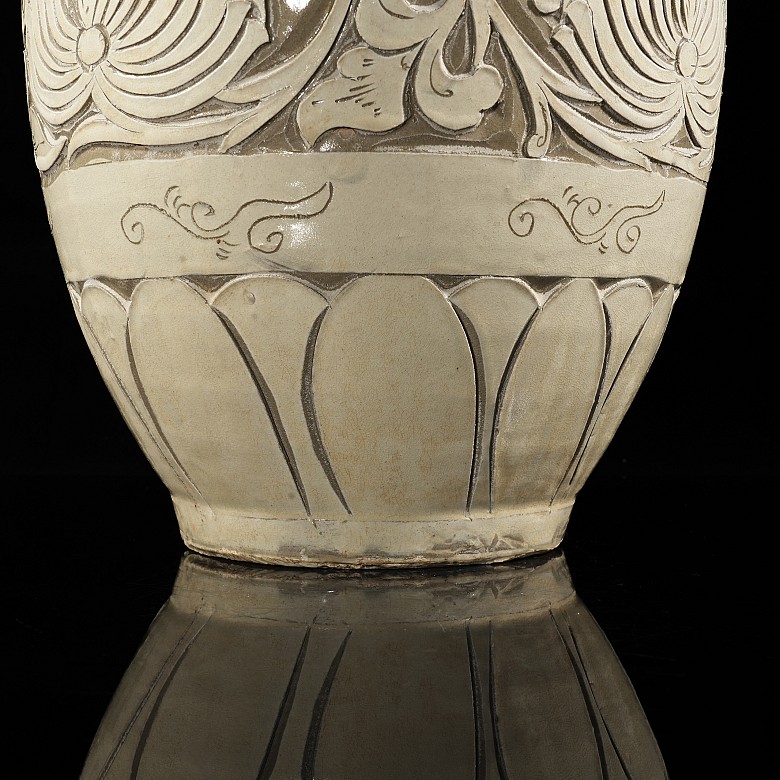 Ceramic ‘Baisha’ vase, Song dynasty