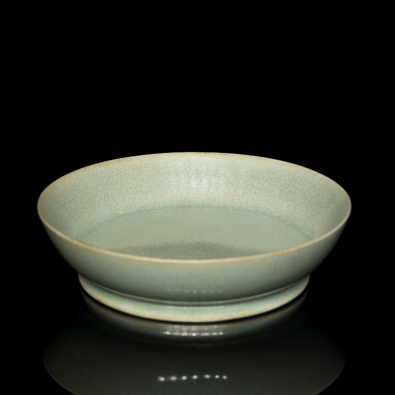 Small ceramic ‘Ruyao’, Song-style vessel