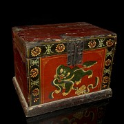 Tibetan polychrome wooden box, 19th-20th century