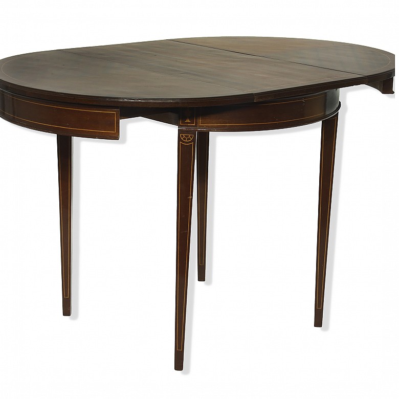 Extending circular table, Empire style, 20th century