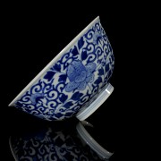 Blue-and-white ‘Lotus’ glazed bowl, Qing dynasty