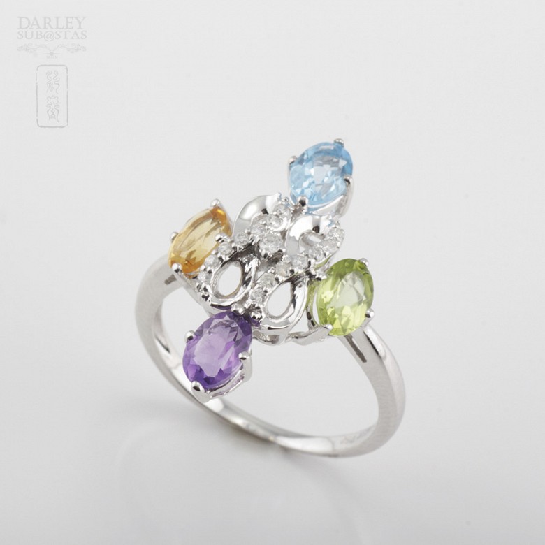 Fantastic ring with semi-precious gems and diamonds