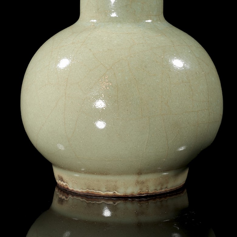 Glazed ceramic vase, Five Dynasties