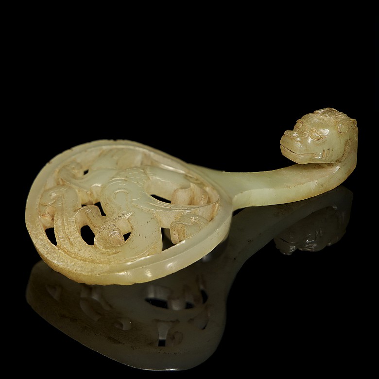 Carved jade belt hook, Han dynasty