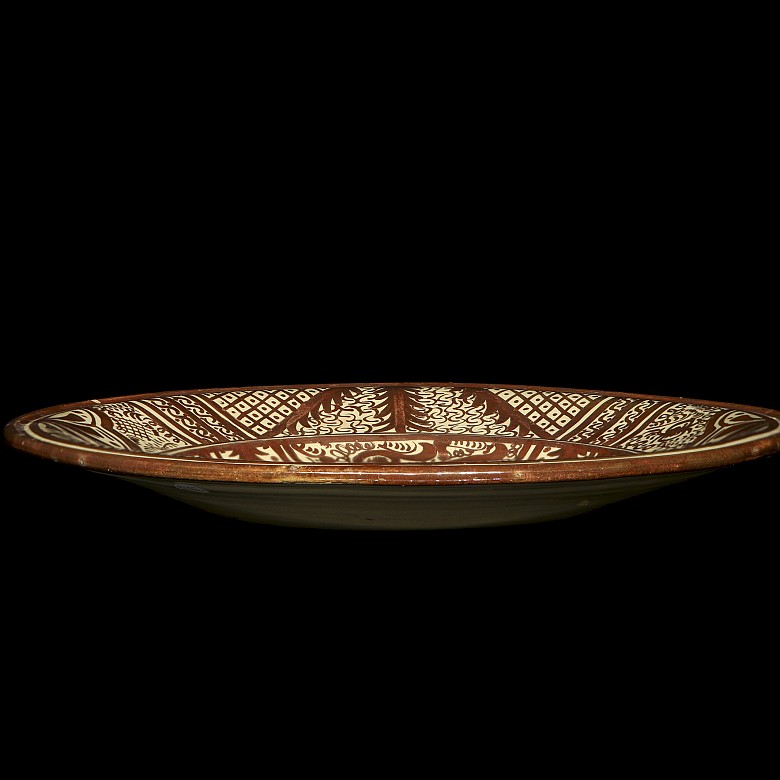 ceramic dish 