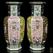 Pair of hexagonal vases 