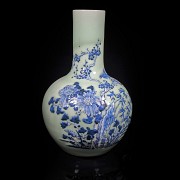 Tianqiuping ‘Bird and flower’ vase, celadon background, Qing dynasty