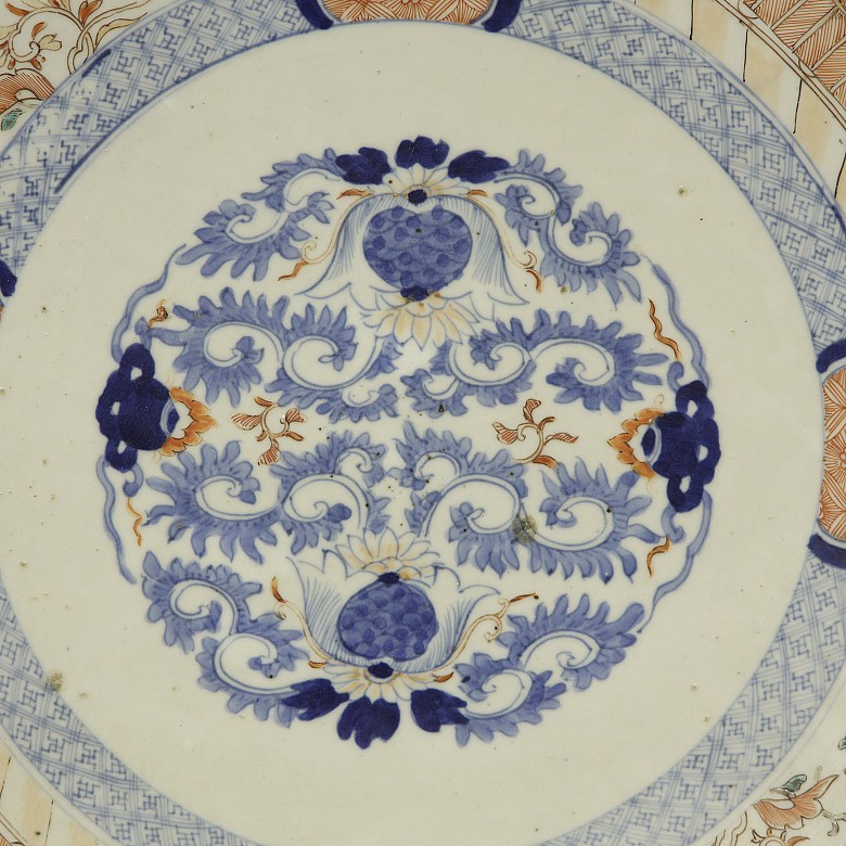 Imari Japanese dish, late 19th century