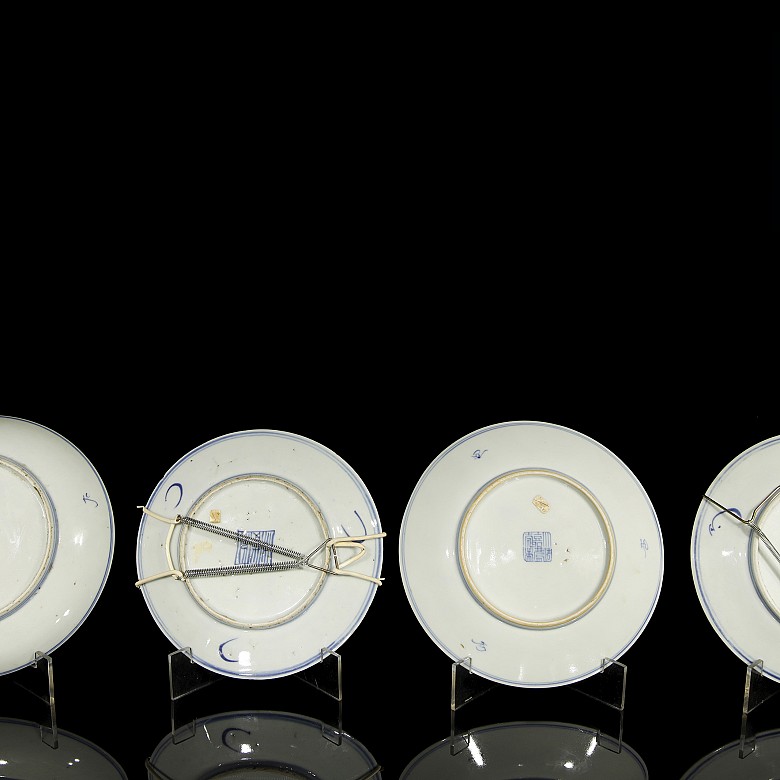 Set of porcelain dish with flowers, 19th-20th century