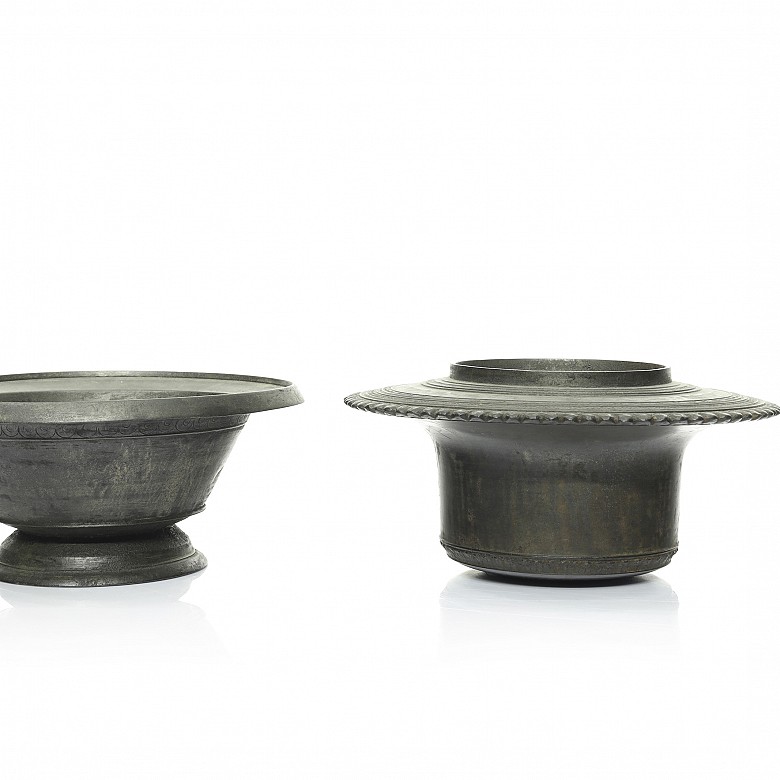 Two bronze bowls, Indonesia. 19th century