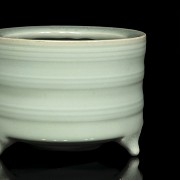 Longquan celadon tripod censer, Song dynasty or later