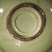 Large celadon-glazed ceramic bowl, Qing dynasty