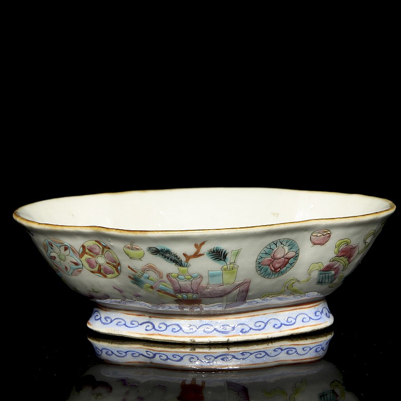 Recipiente de porcelana familia rosa, dinastía Qing tardía