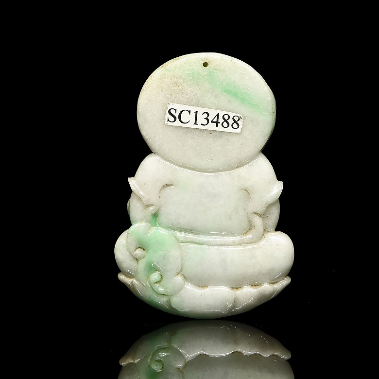 Jadeite pendant ‘Enthroned Guanyin’, Qing dynasty