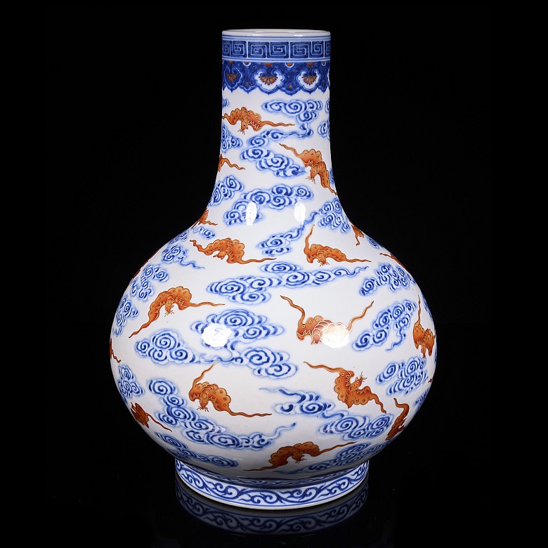 Porcelain vase “Bats and clouds” Qing dynasty