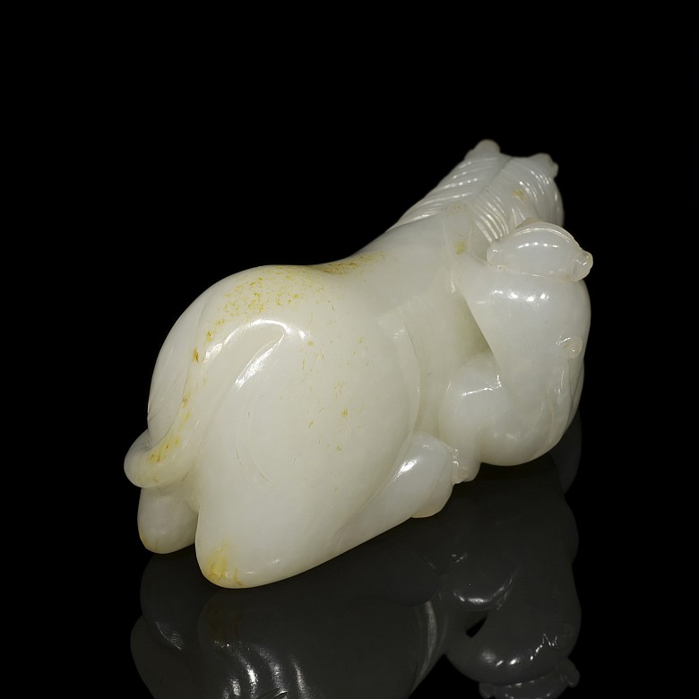 White jade figure 'horse and monkey', Qing dynasty, Qianlong