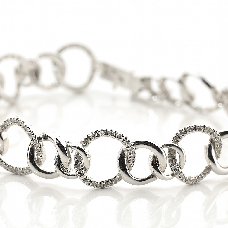 Bracelet in white gold and diamonds