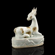 Ceramic-glazed ‘Deer’ paperweight, Song dynasty