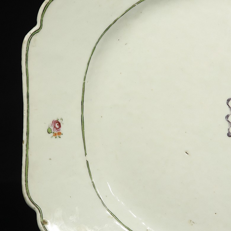 Enamelled porcelain tray, Qing dynasty