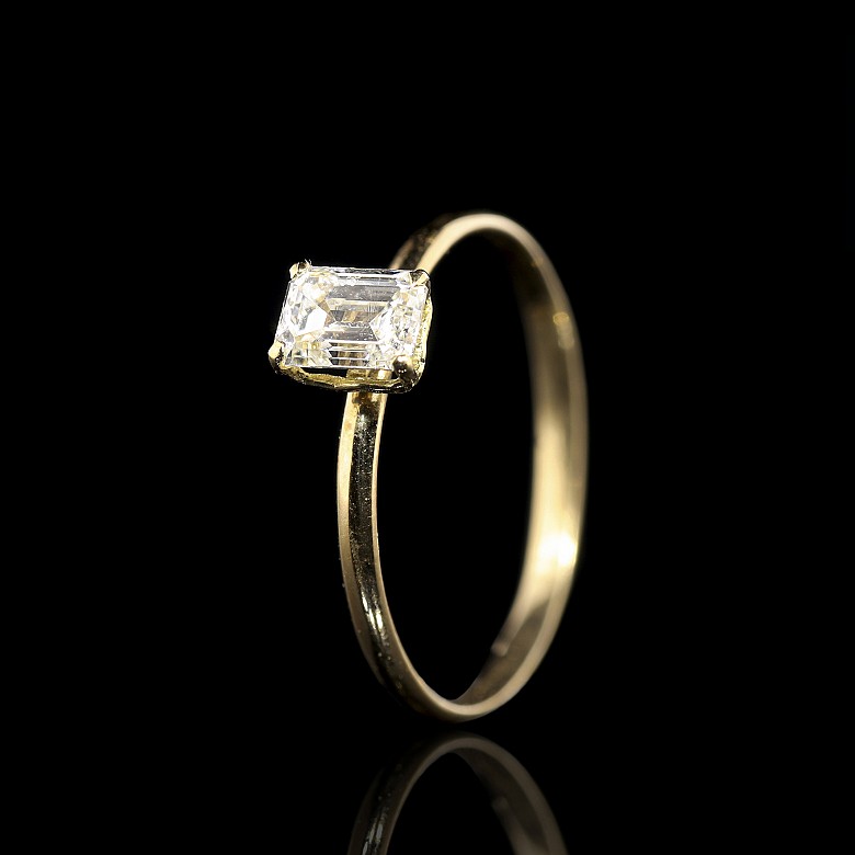 Anillo de oro amarillo 18 k y diamante 0,51 ct