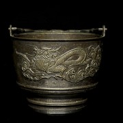 Bronze ‘Dragon’ Vessel, Qing dynasty