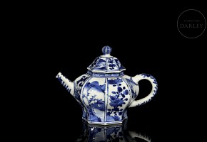 Chinese blue and white porcelain teapot “Landscapes”, Qing dynasty