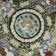 Tres objetos de porcelana Imari, Japón s.XX - 5