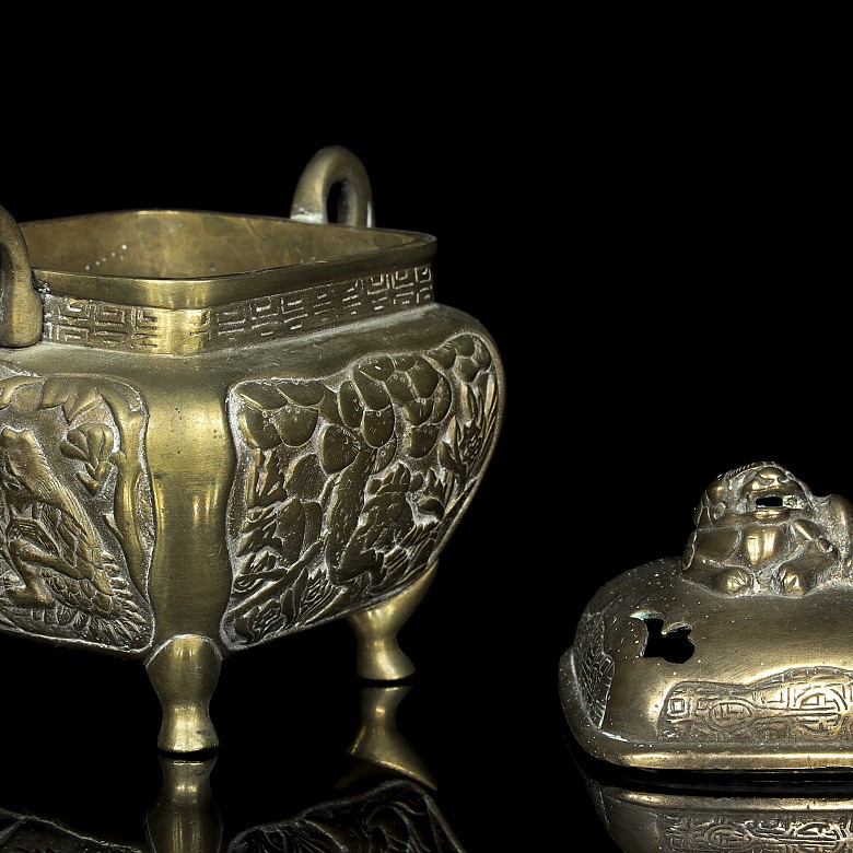 Chinese metal censer with reliefs, 20th century