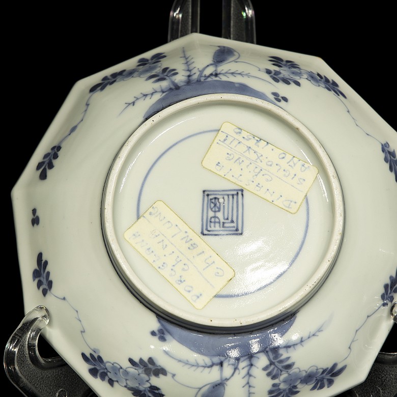 Two blue and white Chinese porcelain dishes, Qing dynasty