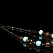 Turquoise and agate necklace, Liao-Jin culture