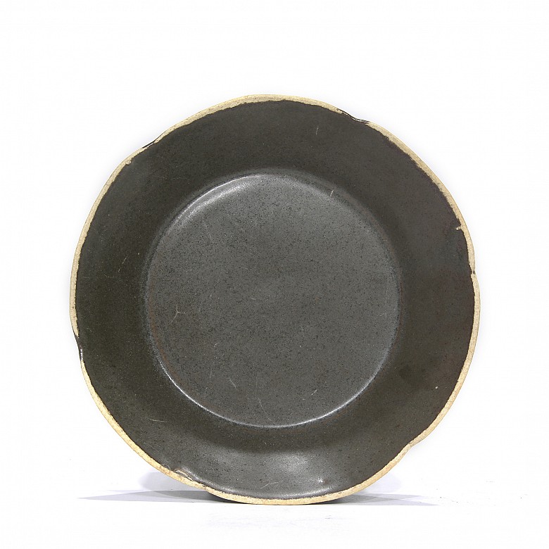 Dingyao ceramic foliate dish, Jin dynasty (1125 - 1234)