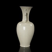 Yuan-style ‘Dingyao’ glazed ceramic vase