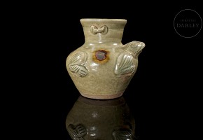 Glazed ceramic ‘Frog’ jug, Jin style